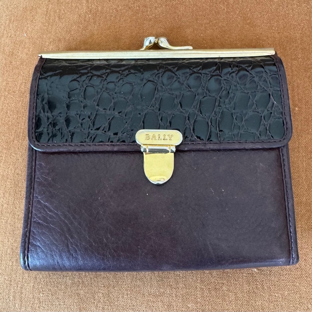 Bally Two-Tone Leather Kiss-lock Wallet - Picture 13 of 14